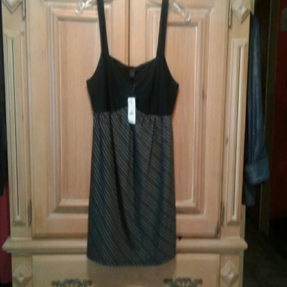 Dress Express - Picture 2 of 5